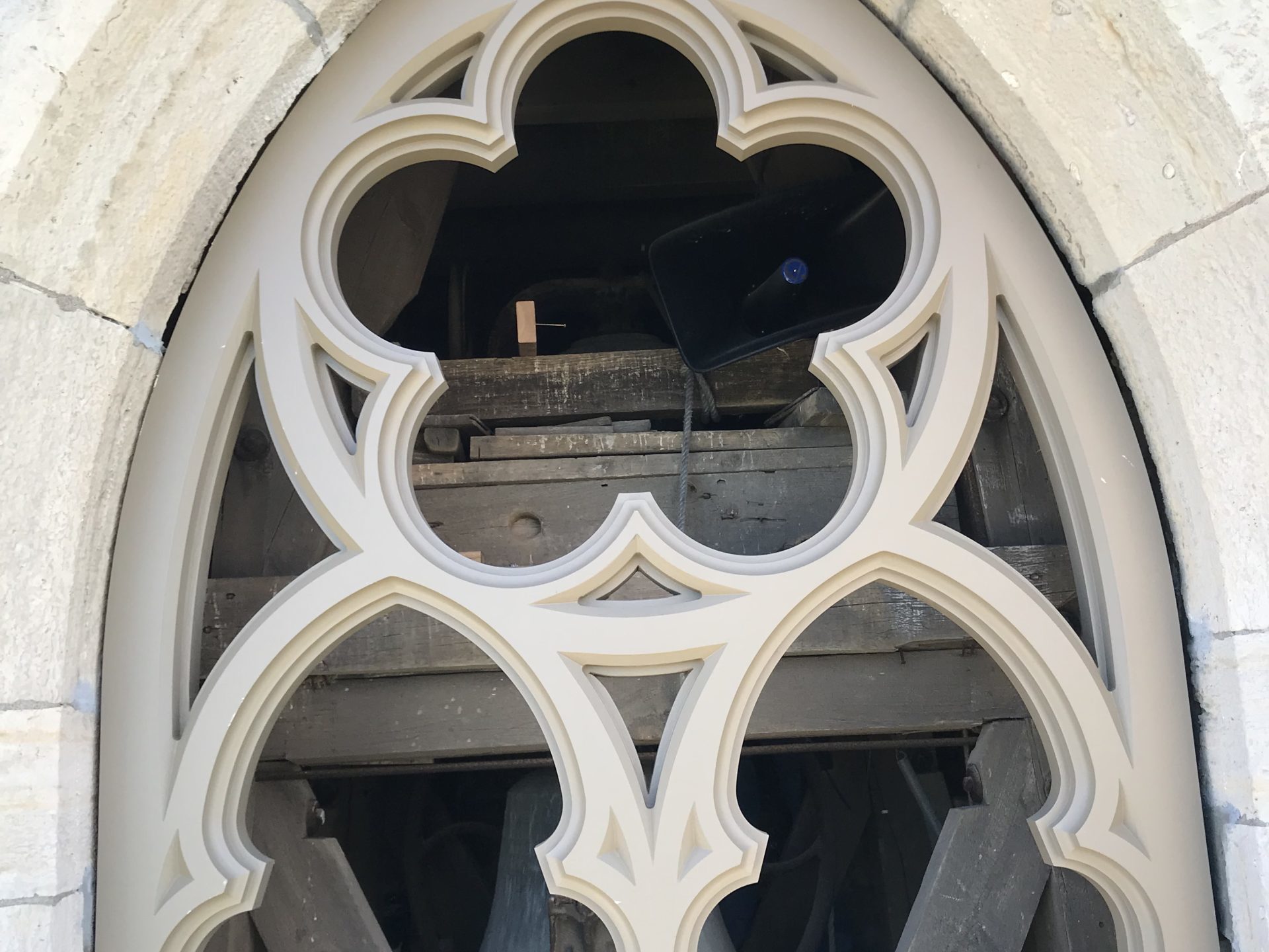 Replaced clover decoration in Gothic top opening