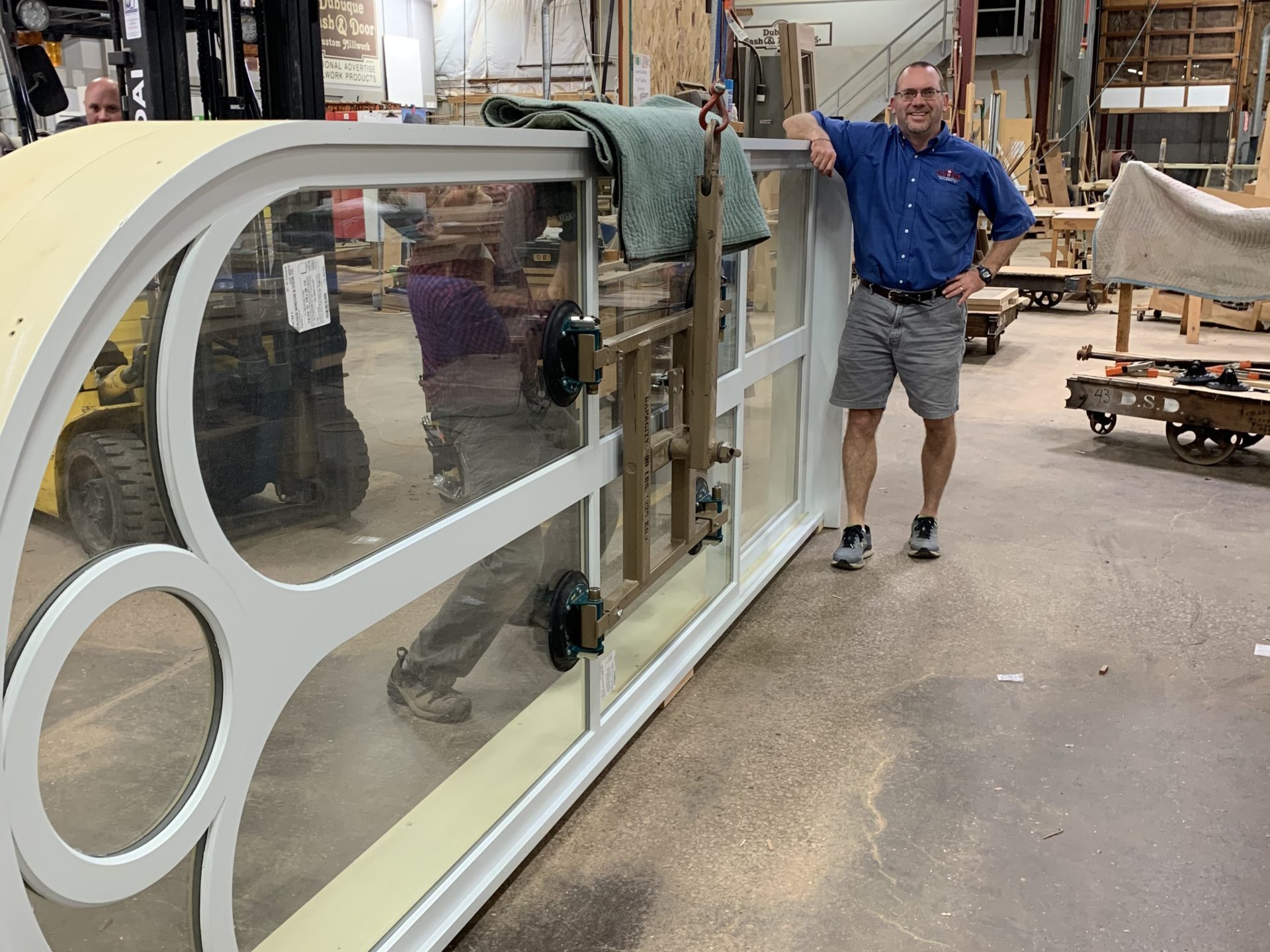 Completed batwing single hung window