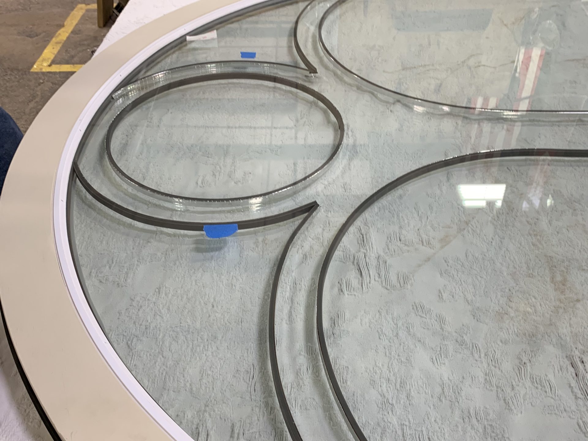 Installing insulated glass in batwing window