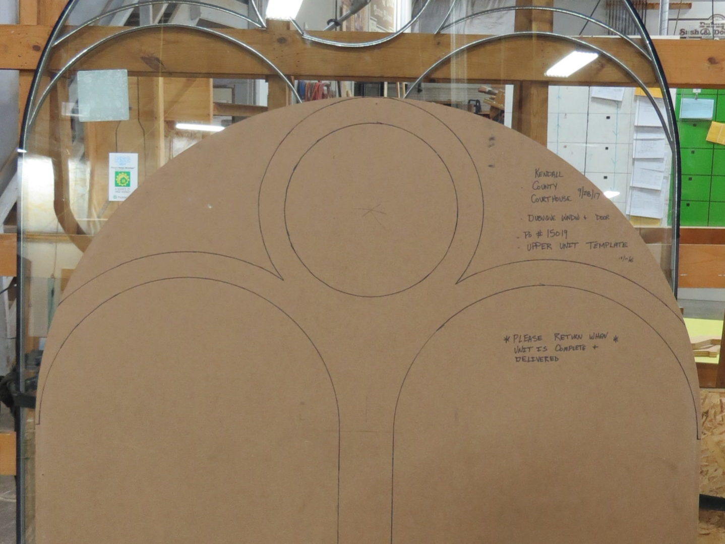 Template and glass for batwing window